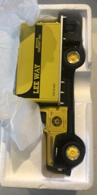 FURGONETA FORD F-6 1951 PRIMERA MARCHA - LEE WAY MERCANCÍAS SECAS NUEVA EN CAJA Foto 1 de 2