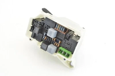 Mercedes Benz C300 2014-18 caja de fusibles delantera debajo del capó con cubierta OEM Foto 1 de 4