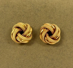 GORGEOUS 18K YELLOW GOLD TEXTURED DESIGN LOVE KNOT STUD EARRINGS - Picture 1 of 18