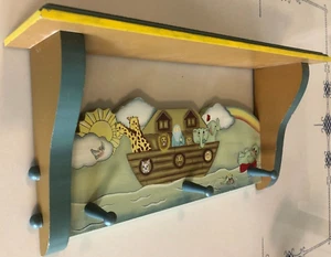 Kinderzimmer / Kinder Wandregal der Arche Noah Tiere, bunt, robust aus Holz - Bild 1 von 12