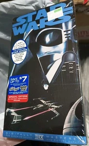 Vintage VHS Star Wars A New Hope Movie Tape 1995 Sealed with Special Offers  - Foto 1 di 2