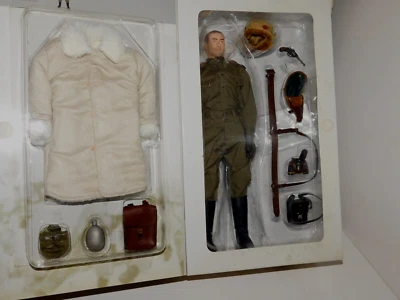 PAVEL NIKOLAIEVICH SOVIET INFANTRY OFFICER RUSSIA 1944  DRAGON FIGURE 70091 1:6 - Image 1 of 4