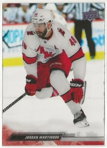2022-23 Upper Deck Clear Cut Parallel #527 Jordan Martinook Carolina Hurricanes - Bild 1 von 2