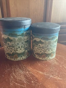 Verschachtelte Metall Blechdosen Winter Dorf Szene 2er Set mittel & klein - Bild 1 von 4