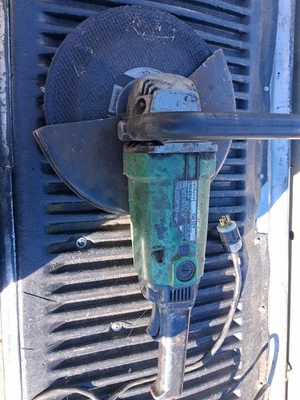 Model: CC12YType: 12" Cut-Off MachinePower: 115V AC/DC, 15A, 1640W - Image 1 of 3