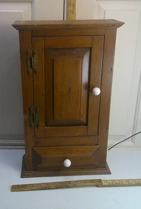 mobile porta spezie vintage in legno, ante e ripiani - Foto 1 di 5