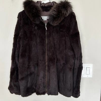 1 Chaqueta con Capucha de Conejo Madison Marrón Oscuro con Bolsillos. Talla grande Foto 1 de 4