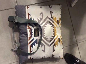 PENDLETON FOLD UP BLANKET BAG TRAVEL WHITE AZTEC PATTERN FULL ZIP - Picture 1 of 2