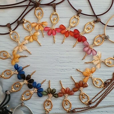 Halskette, Schnur Ballerina hellgold mit Strasssteinen, Anhänger 60x30 mm - Bild 1 von 4