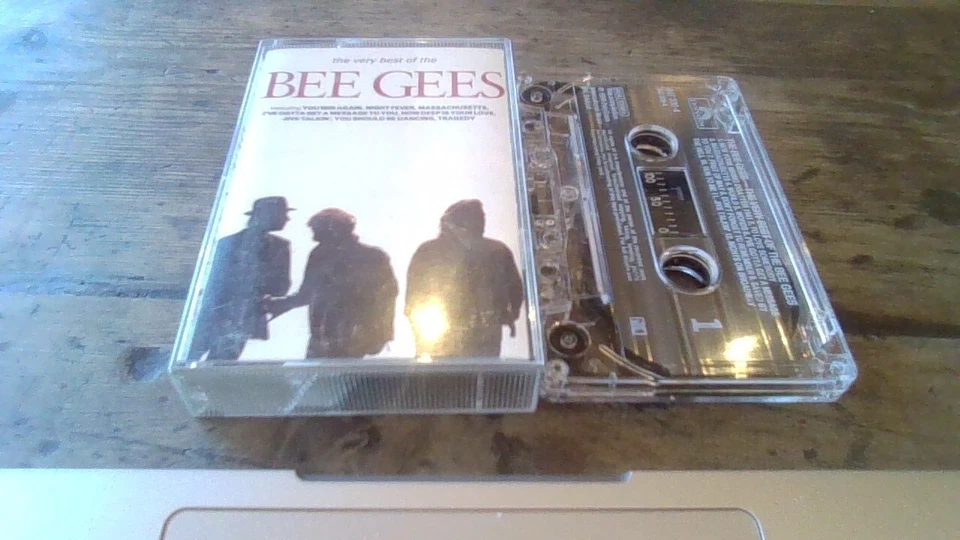 BEE GEES VERY BEST OF 1st  UK LP CASSETTE TAPE 1990 NM BARRY MAURICE ROBIN GIBB - Image 1 of 1