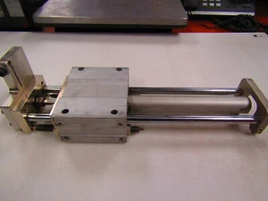 👀 SMC 145 PSI GUIDED PNEUMATIC CYLINDER 20mm BORE 200mm STROKE MGGMB20-200-XC18 - Picture 1 of 7