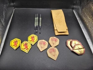vintage Bottleson Dart Co. dart set with leather carrier, 25g darts cobra flight - Picture 1 of 10