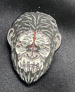 War For The Planet Of The Apes CAESAR Enamel Pin Alamo MONDO - Picture 1 of 5