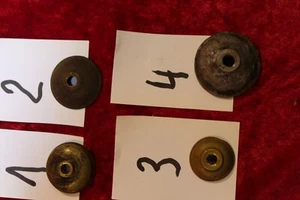 Verschiedene Tragstuhl Abschluss Messing Tüllen FÜR COMTOISE UHREN original - Bild 1 von 4