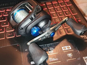 Shimano SLX 150 6,3:1 Ratio RH 3+1 Bearing Baitcasting Angelrolle - Bild 1 von 12