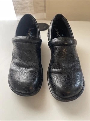 B.O.C. Zuecos florales Born Concept zapatos cómodos para mujer negros talla 7 W Foto 1 de 4