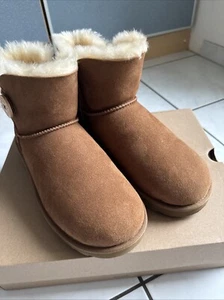 Ugg Mini Bailey Button II Gr. 40 - Bild 1 von 12