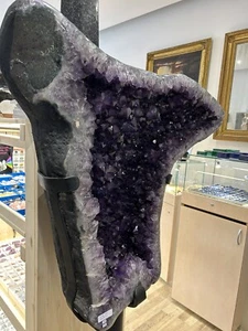 Amethyst Druse Groß 126 KG/ Mit Metallständer/ Wunderschönes Statement Piece - Bild 1 von 9