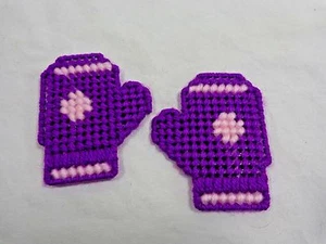 Winter Fäustling Magnete 2er Set Lila Rosa 2,5" Handarbeit Kunststoff Leinwand - Bild 1 von 3