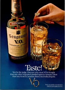 VINTAGE 1981 SEAGRAM'S V.O. CANADIAN WHISKY BAR ART PRINT AD - Picture 1 of 1