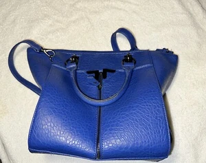 Danielle Nicole Crossbody Bucket Tote / Purse Blue Pebble Vegan Leather Top Zip - Picture 1 of 4