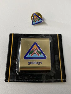 Programa Académico Boy Scouts Cub Scout - PIN DE GEOLOGÍA Y LAZO PARA CINTURÓN NUEVO Retirado - Imagen 1 de 7