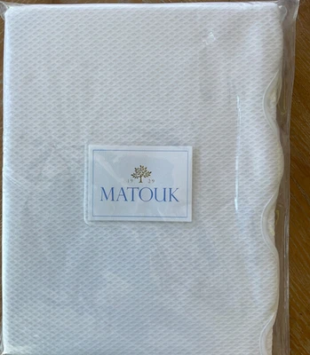 Matouk~Lanai~QUEEN Coverlet~White/White~Cotton blend~Scallop detail~made USA~NWT - Image 1 of 4