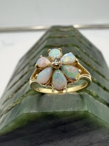Anello vintage fiore opale con accento di diamante in oro giallo 14kt - Foto 1 di 10