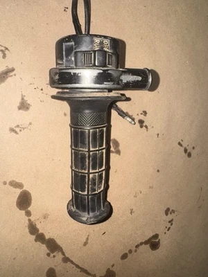 80,81 yamaha dt-175, dt-125 oem acelerador Foto 1 de 4