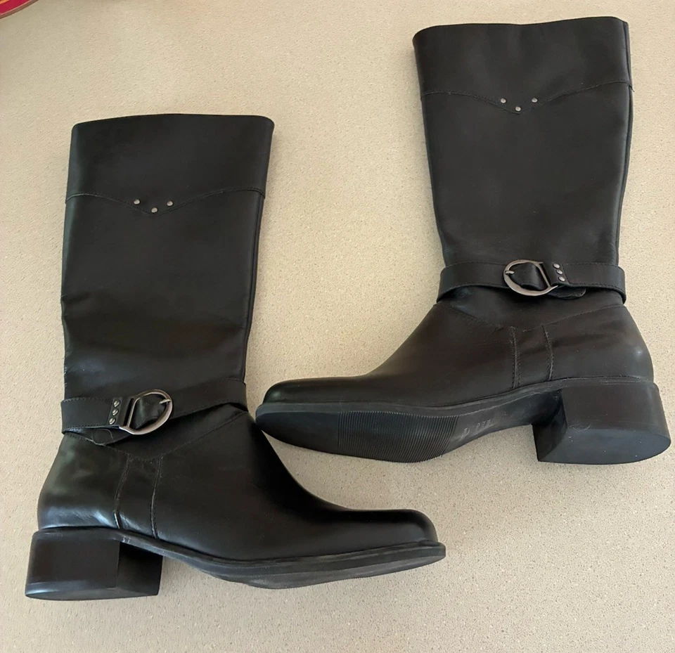 NEW COLDWATER CREEK Riding Boots Sz 7.5M Black Leather Side Zip Knee High - Image 1 of 4