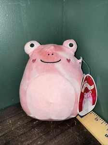Peluche Squishmallows San Valentino Fanina La Rana 5" Cuore Guance Cracker Barile - Foto 1 di 6
