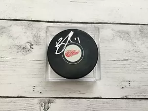 Brad Richards Signed Detroit Red Wings Hockey Puck Autographed NHL b - Picture 1 of 1
