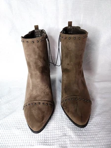 EXPRESS SUEDE HEEL ANKLE BOOTS Size 9 - Picture 1 of 9