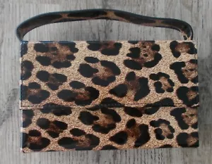 NEU MIT ETIKETT JOSEPH D'AREZZO BOX-TASCHE LEOPARDENMUSTER MIT SCHULTERKETTE LACKOPTIK - Bild 1 von 3