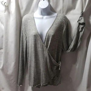 Rebellious One. So atemberaubendes leichtes Kunsthandwerk mit seitlicher Krawatte Größe 2X - Bild 1 von 16