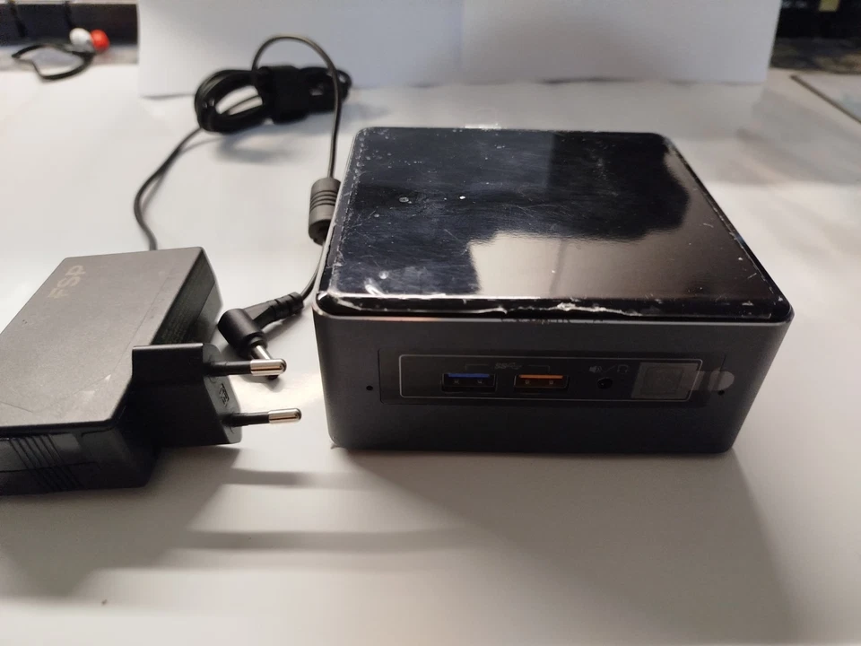 Intel NUC Intel Core i3 4GB RAM 128GB SSD NUC7I3BNH - Immagine 1 di 4