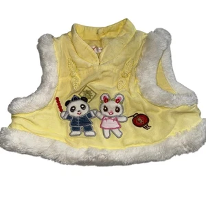Bebé Niña Amarillo Acolchado Botón Espalda Chaleco Oso Apliques Borde de Piel 6-9 MO - Imagen 1 de 9