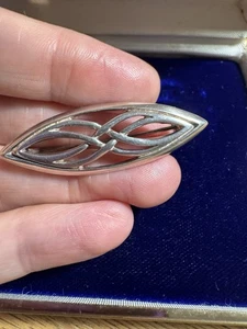 Sea Gems Sterling Silver Brooch - Simple Knot Design 8.4g - Picture 1 of 5