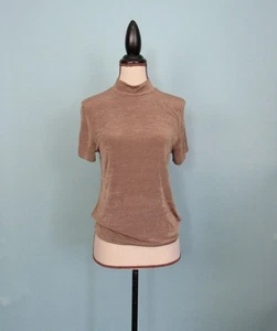 Größe: S markenlos hellbraunes Oberteil Kurzarm strukturiert Stehkragen Damen lockere Passform - Bild 1 von 8