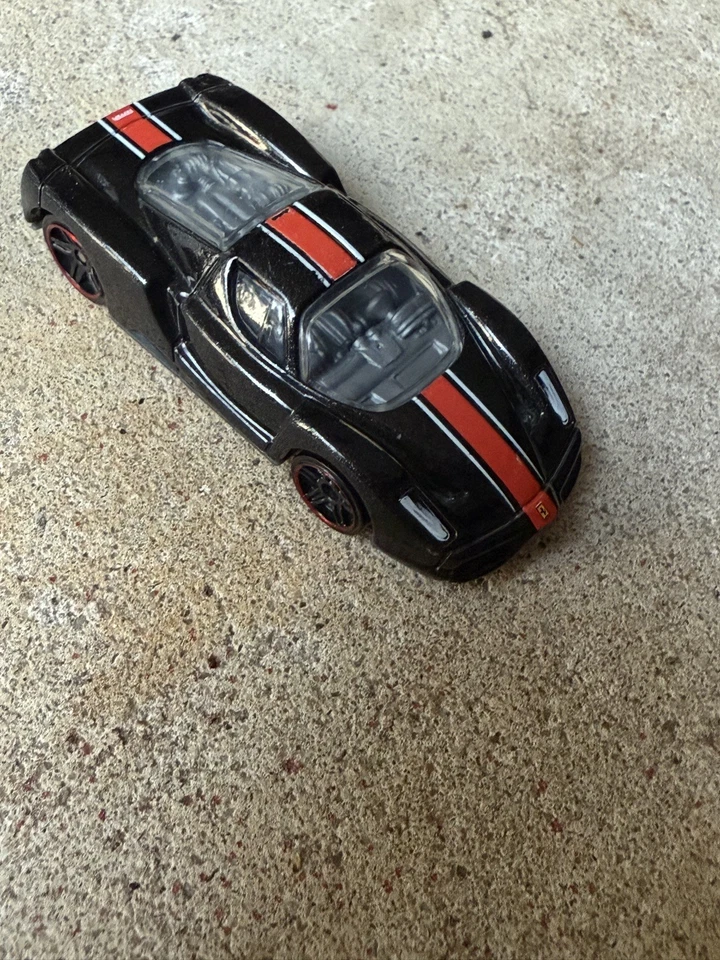 Hot Wheels Enzo Ferrari 2002 Mattel Red Lines Negro Naranja Blanco Raya 1:64 Foto 1 de 4