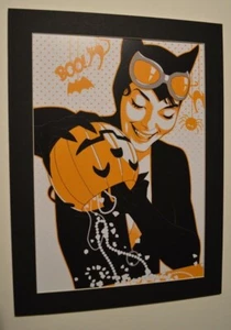 Stampa opaca DC Comics HAPPY HALLOWEEN CATWOMAN adatta a una cornice 12x16 - Foto 1 di 1