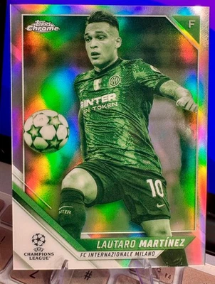 2021-22 Topps Chrome UEFA #30 Lautaro Martínez Inter Milan Night Vision /225 - Image 1 of 2