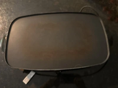 Plancha plana de Kitchen Selectives negra 15,5 pulgadas X 9,5 pulgadas. Superficie de cocción Foto 1 de 4