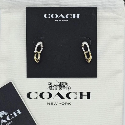 蔻驰 2 色联锁 Cs 耳环 | 礼品,全新 | 全包装 — 第 1/2 张图片