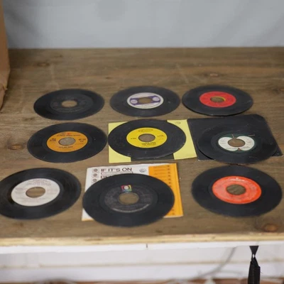 Винтажный лот из 9 синглов 45 об/мин Records John Lennon Rolling Stones Croce Hollies - Изображение 1 из 4