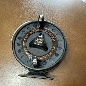 Vintage DAIWA SG375 Graphite Mooching Reel made in Japan - Picture 1 of 6