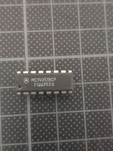 MC14051BCP || MOTOROLA || NEW & Dip16 || 25 pcs = 1Stange - Bild 1 von 2