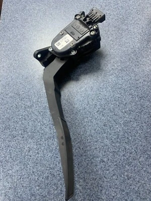✅2006-2011 Chevrolet HHR OEM Used Accelerator Gas Pedal Assembly  22710861 - Image 1 of 3