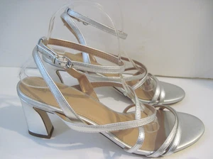 NUEVO--Sandalias Cole Haan Grand 360 con tiras de cuero plateado con correa al tobillo talla 11B - Imagen 1 de 7