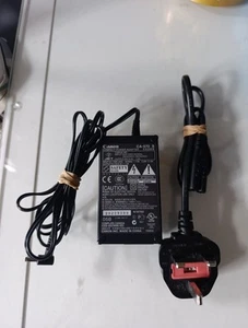 Genuine Canon CA-570 S Charger Vixia Legria HF G40 G30 G25 G20 HG10 HF200 - Picture 1 of 3